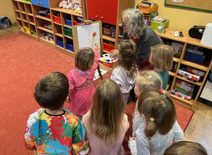 Babcia opowiada o sztuce malarstwa