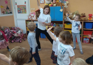 Dzieci pokazują gestem: stop